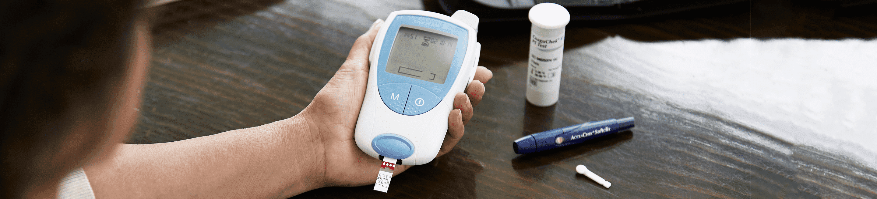 Roche Diagnostics CoaguChek® XS PT/INR Monitor | Lincare