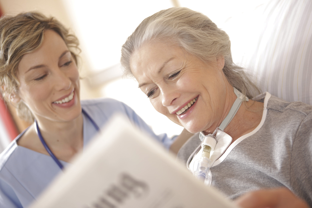 InvasiveVent NurseandPatientCloseUp 1000